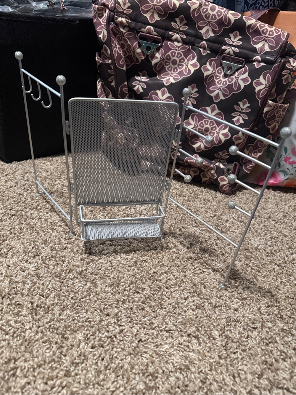 Silvertone hinged 3-piece stand for jewelry or hair accessories - EUC!